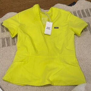 NWT Figs Lillian Peplum Scrub Top Serving Lime
